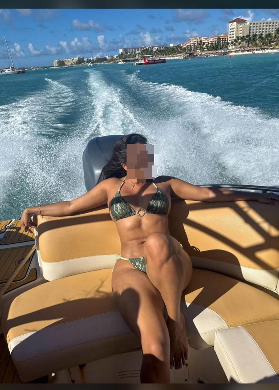 Top-tier escort Aruba